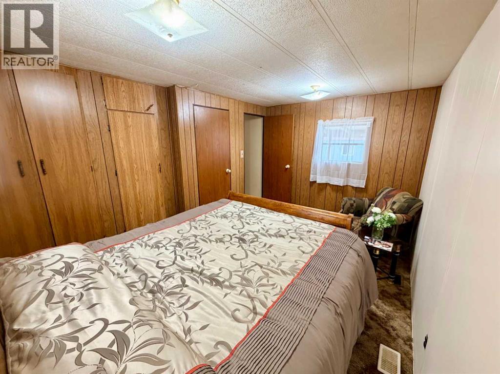 5039 51 Avenue - 25