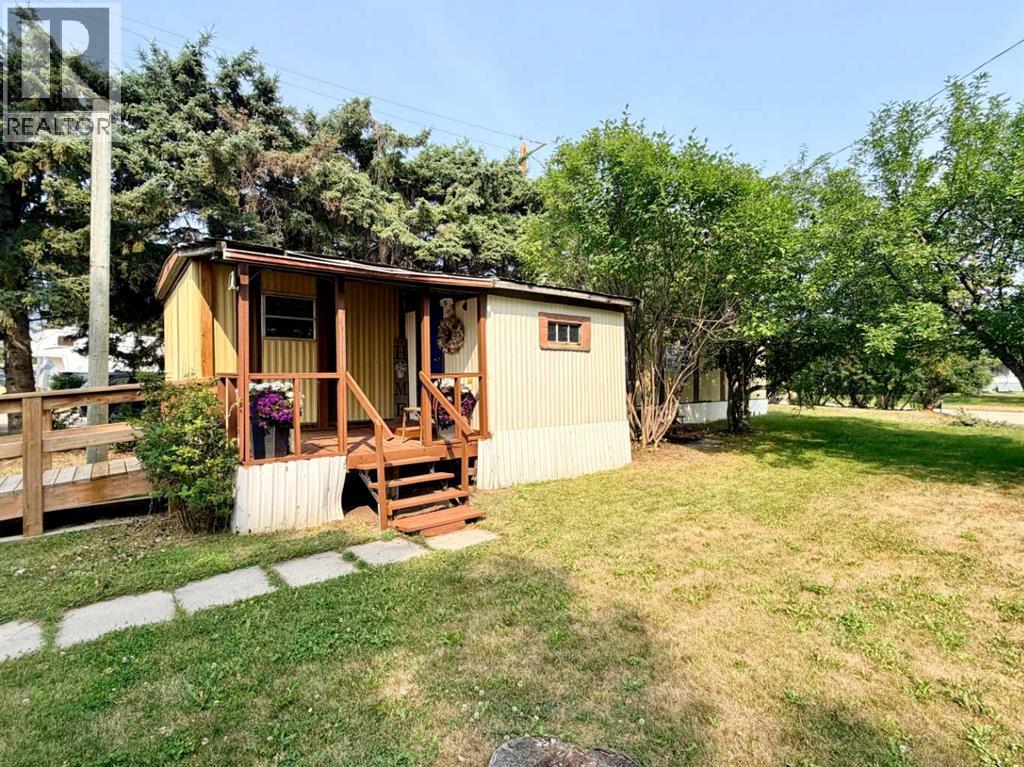 5039 51 Avenue - 3