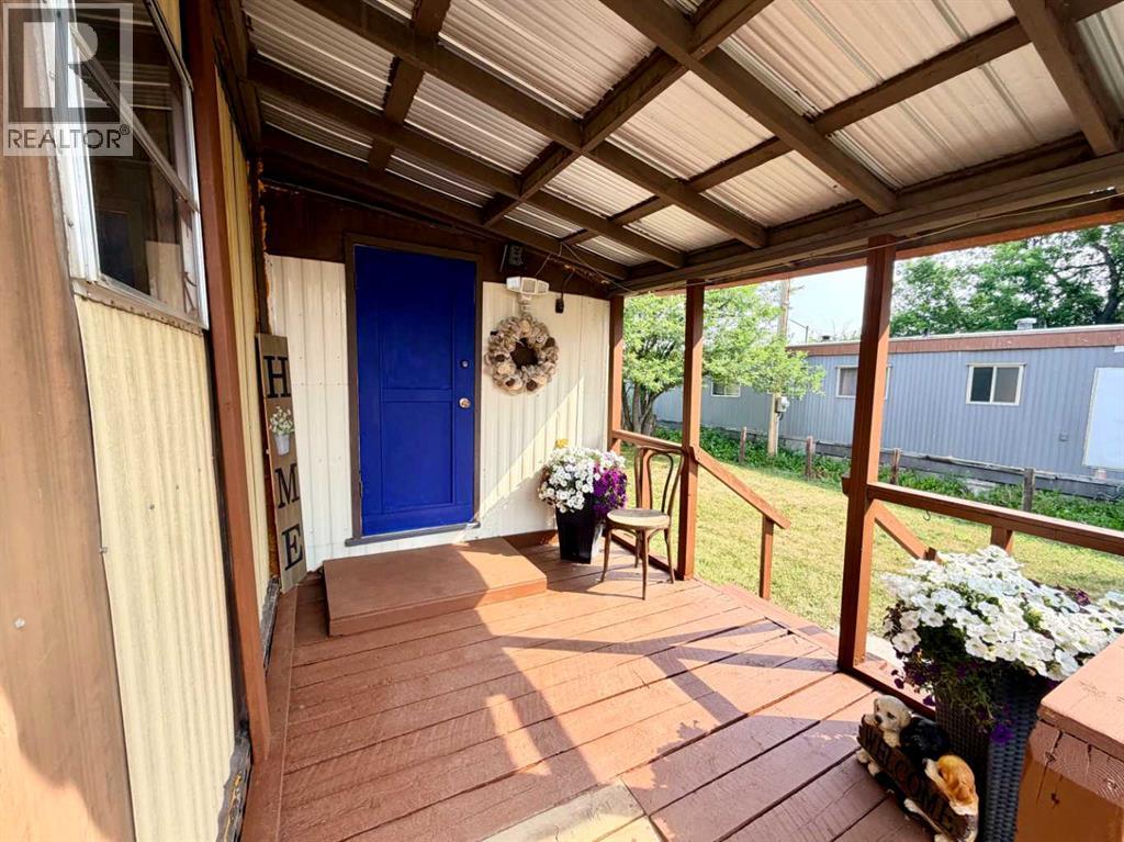 5039 51 Avenue - 7