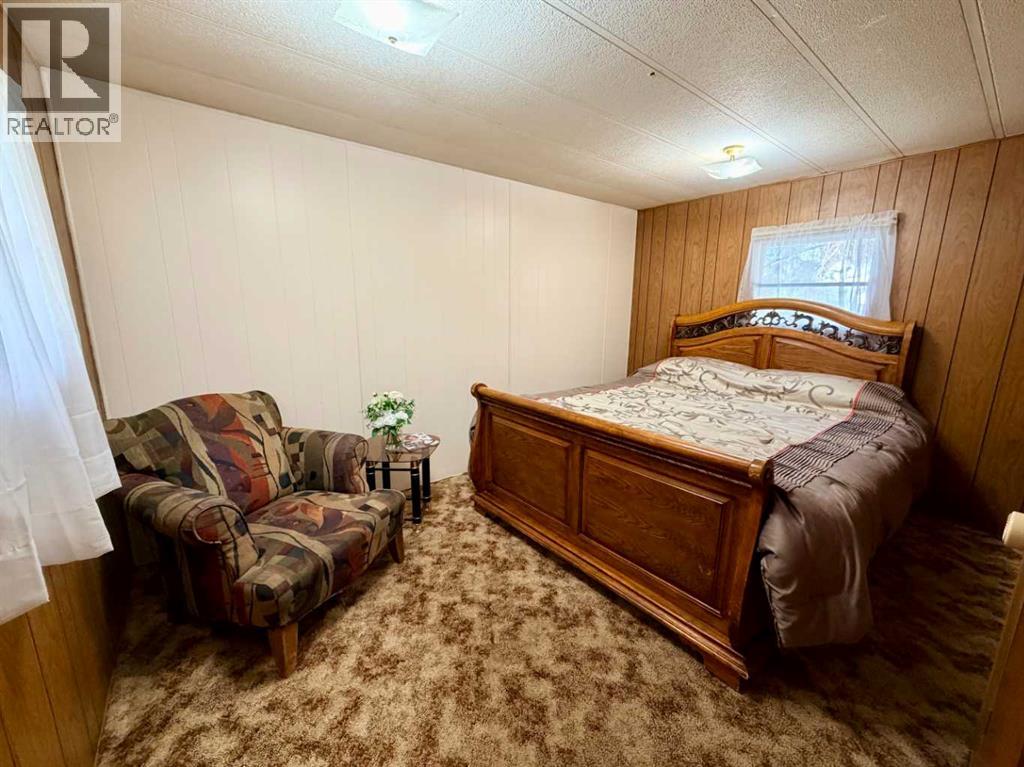 5039 51 Avenue - 24
