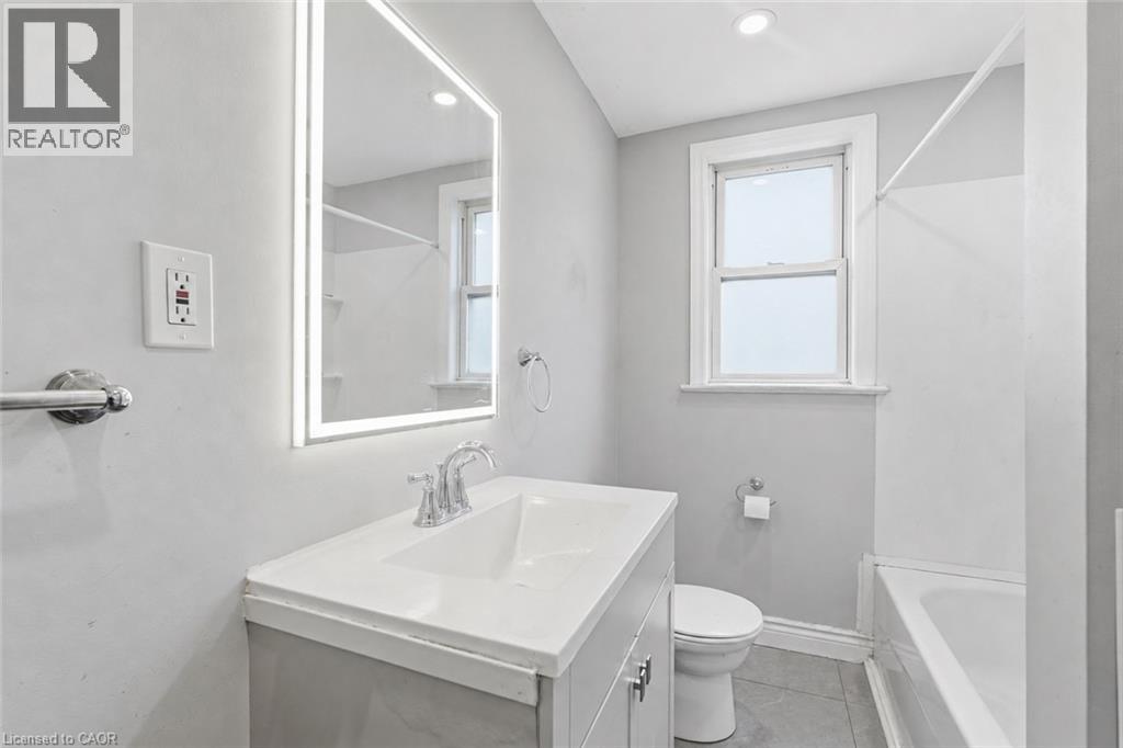 35 CENTENNIAL Parkway S - 20