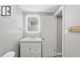 35 Centennial Parkway S, Hamilton, ON L8G2C1 Photo 36
