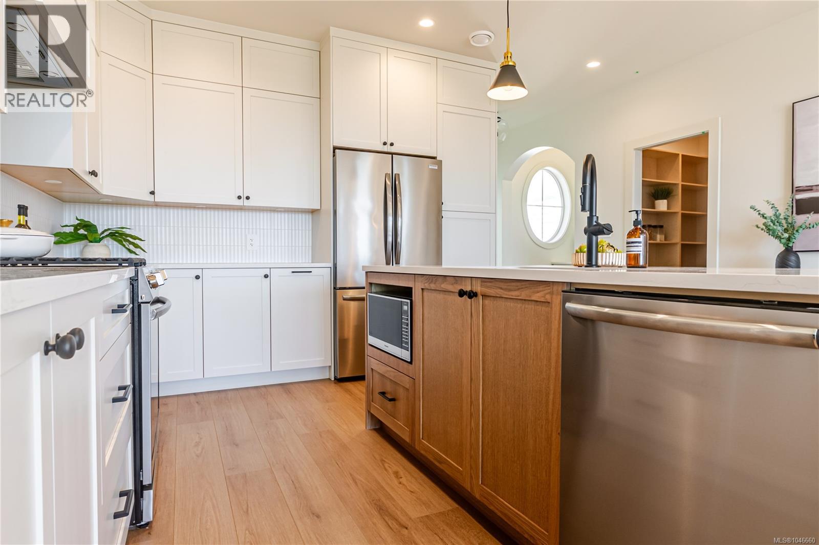 2291 Hudson Terr - 15