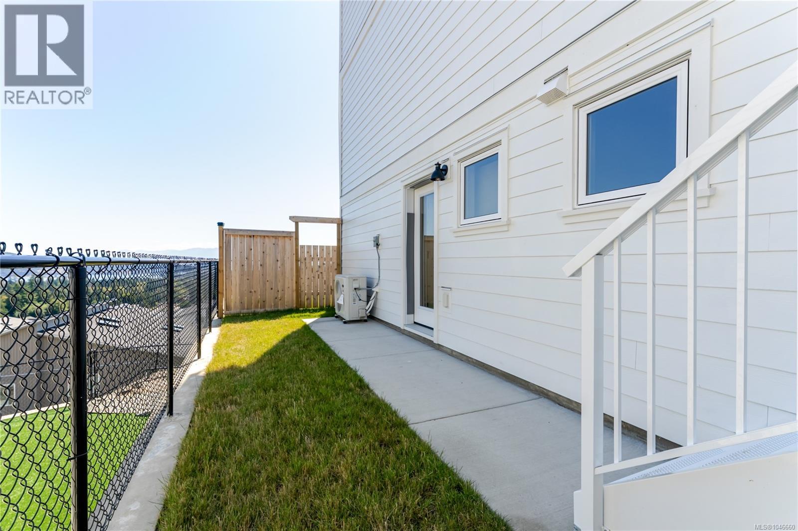 2291 Hudson Terr - Image 36