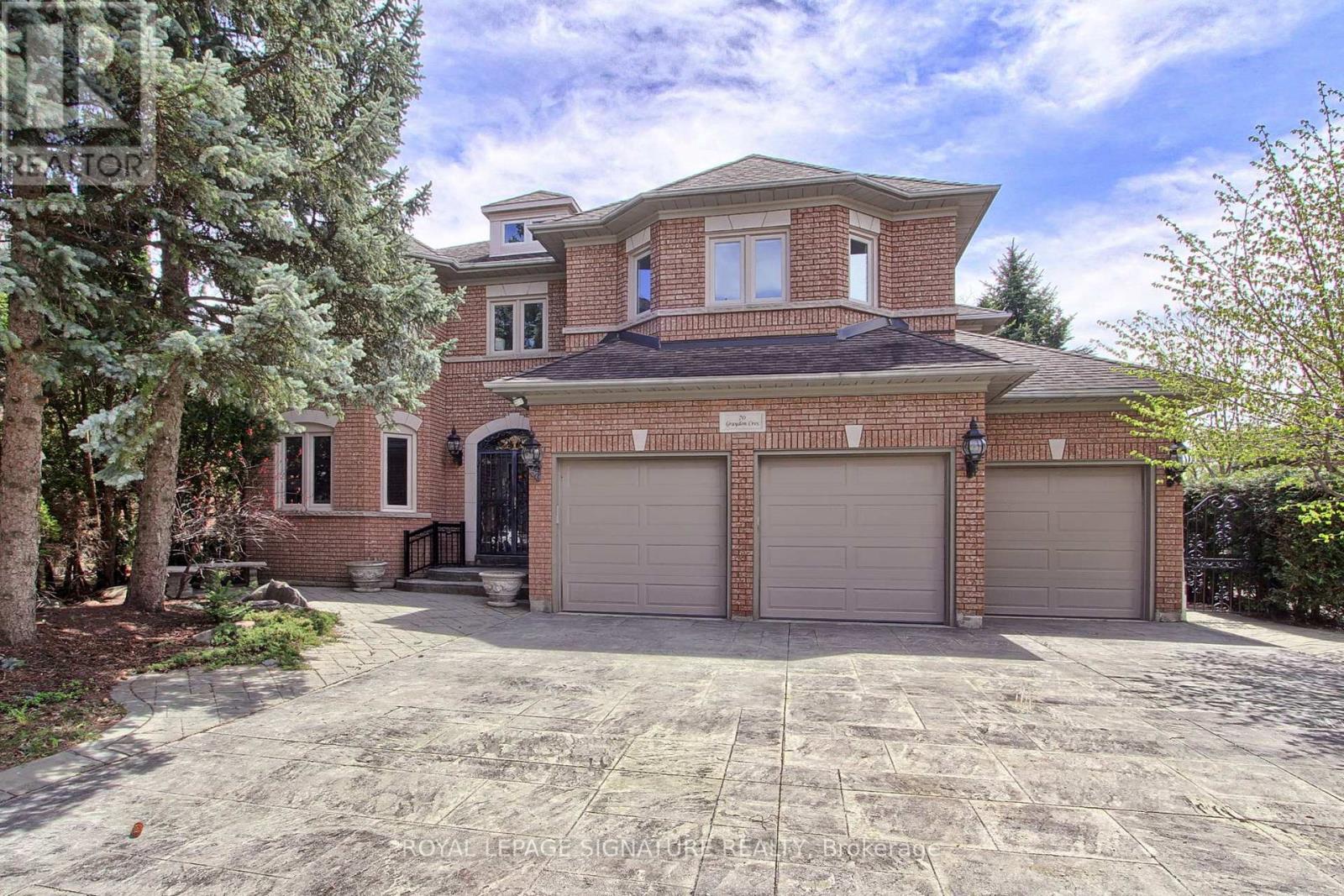 70 GRAYDON CRESCENT - 2