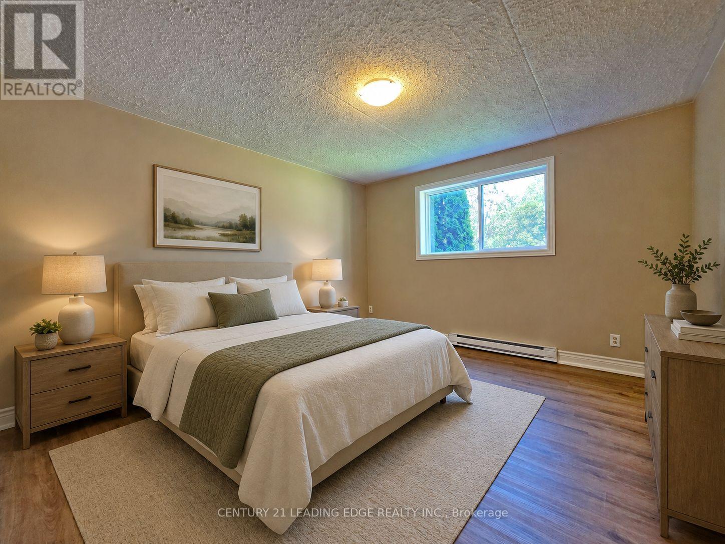 #206 74 THE QUEENSWAY S - Image 13