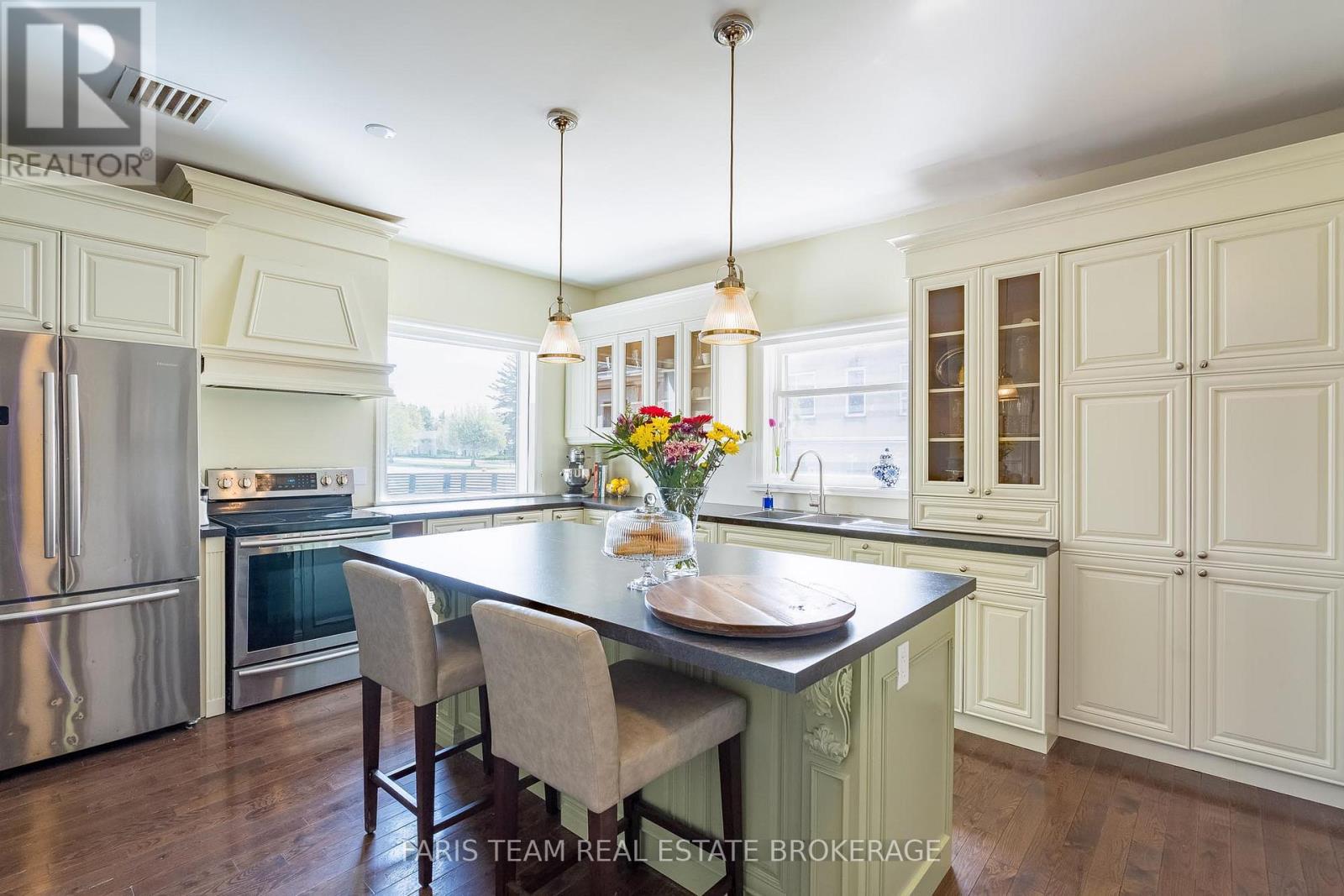 23 YONGE STREET S - Image 5