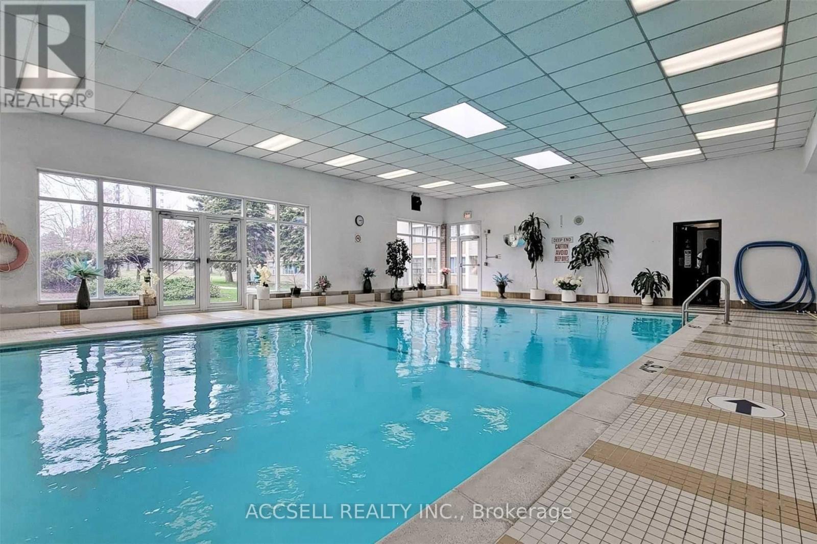 #1402 45 SILVER SPRINGS BOULEVARD - 29
