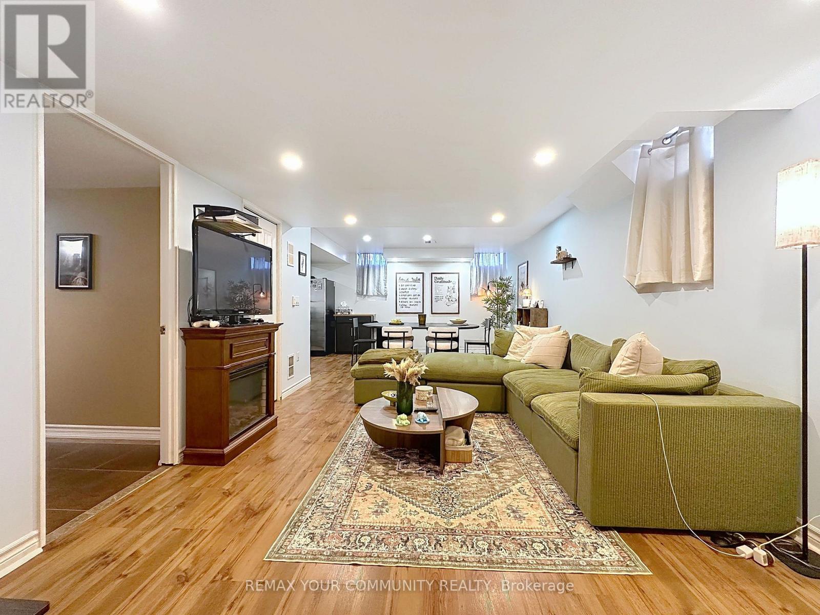15 BELLEFONTAINE COURT - 25