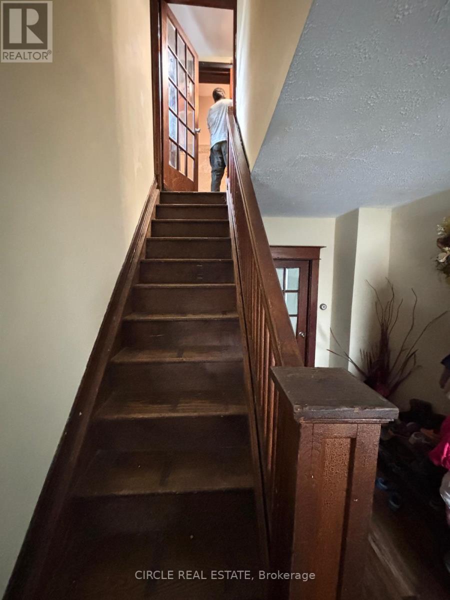 277 NIAGARA STREET W - 10
