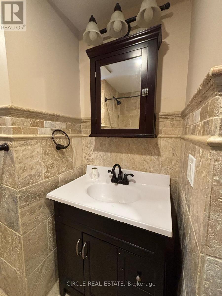 277 NIAGARA STREET W - 13