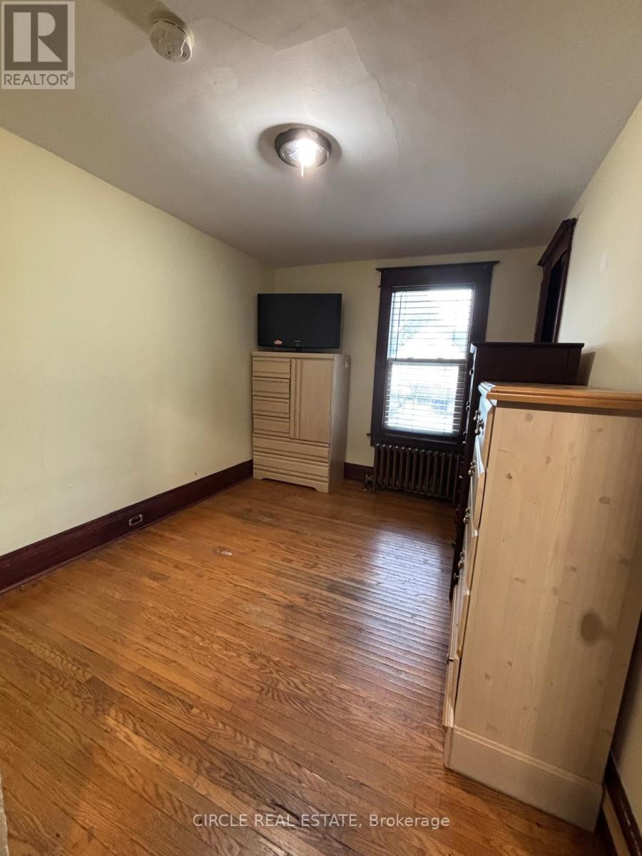 277 NIAGARA STREET W - Image 16