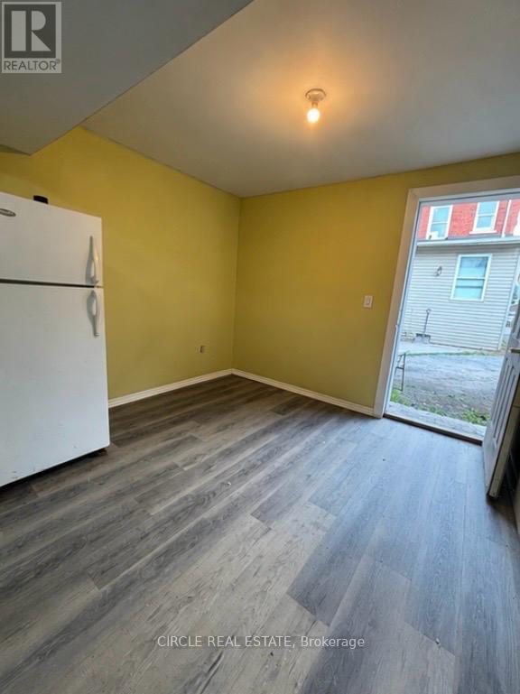 277 NIAGARA STREET W - 24