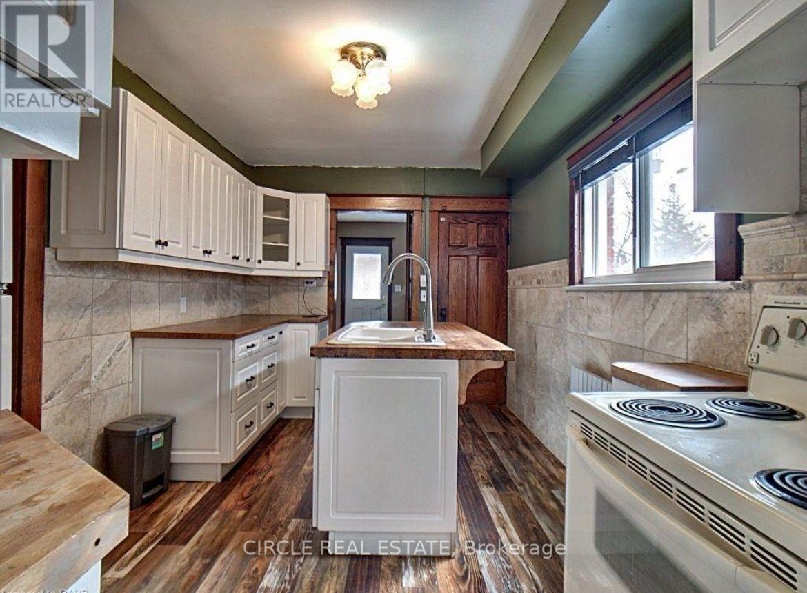 277 NIAGARA STREET W - 8