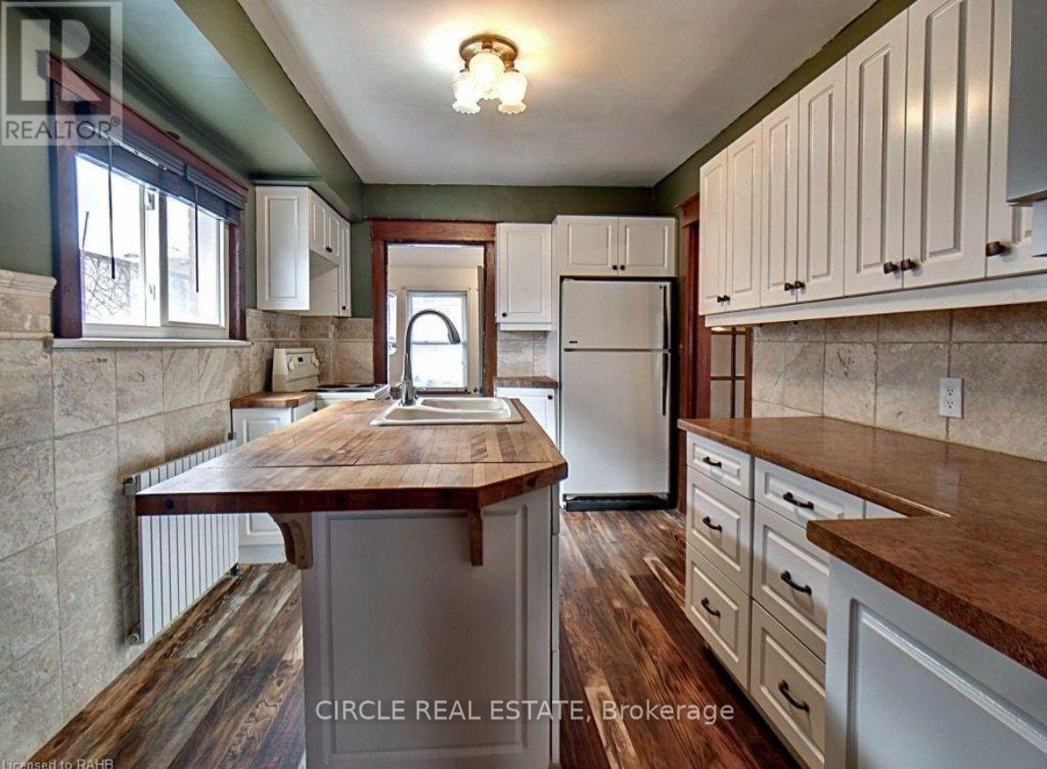 277 NIAGARA STREET W - 9