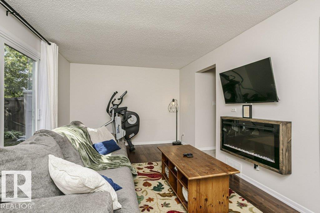 117 WOODSTOCK NW - 3
