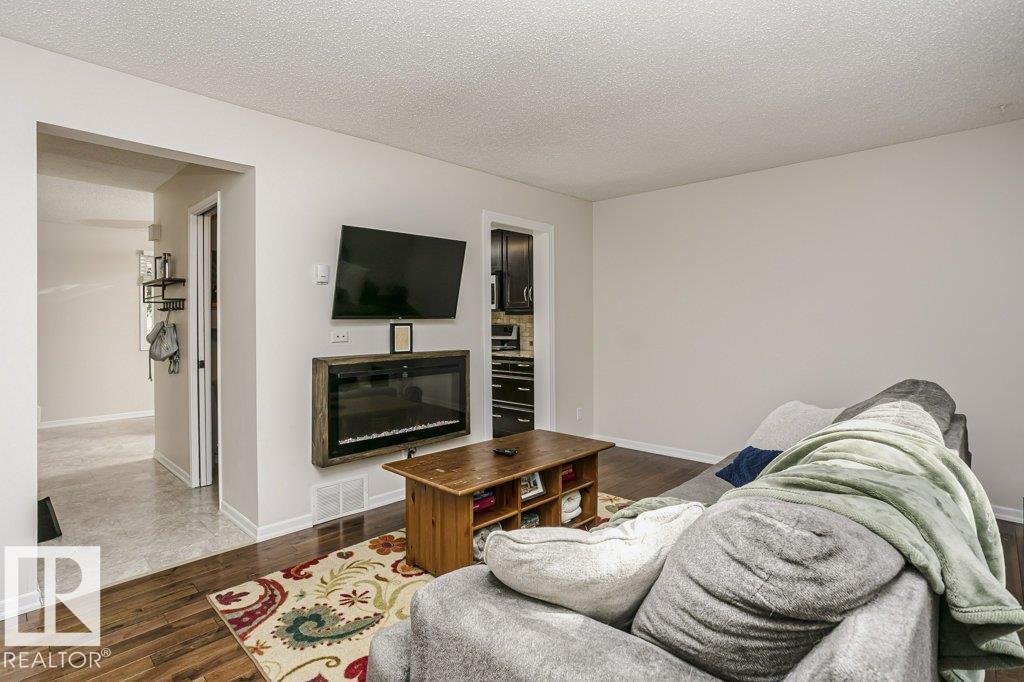 117 WOODSTOCK NW - 4
