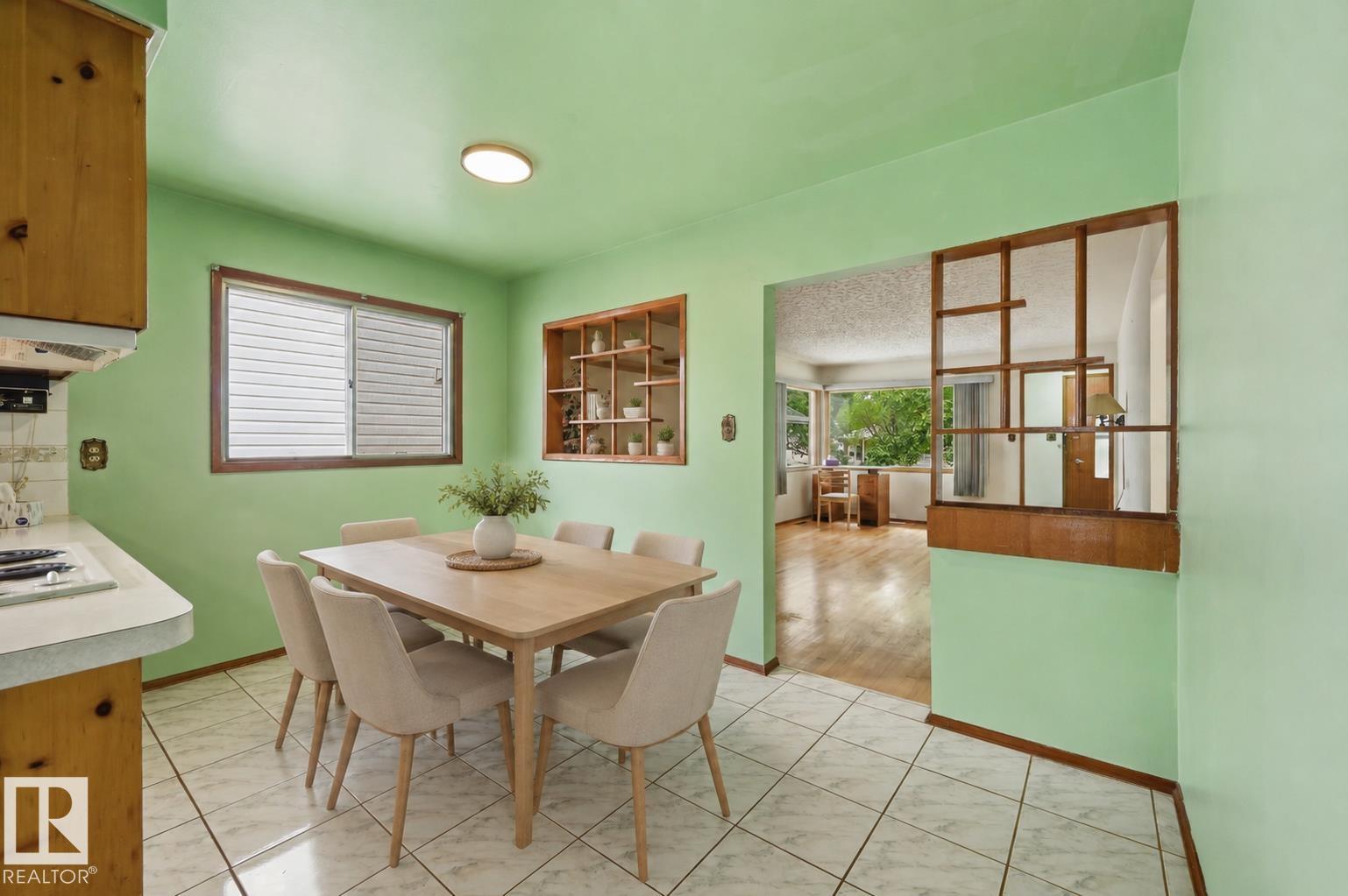 9251 91 ST NW - 10