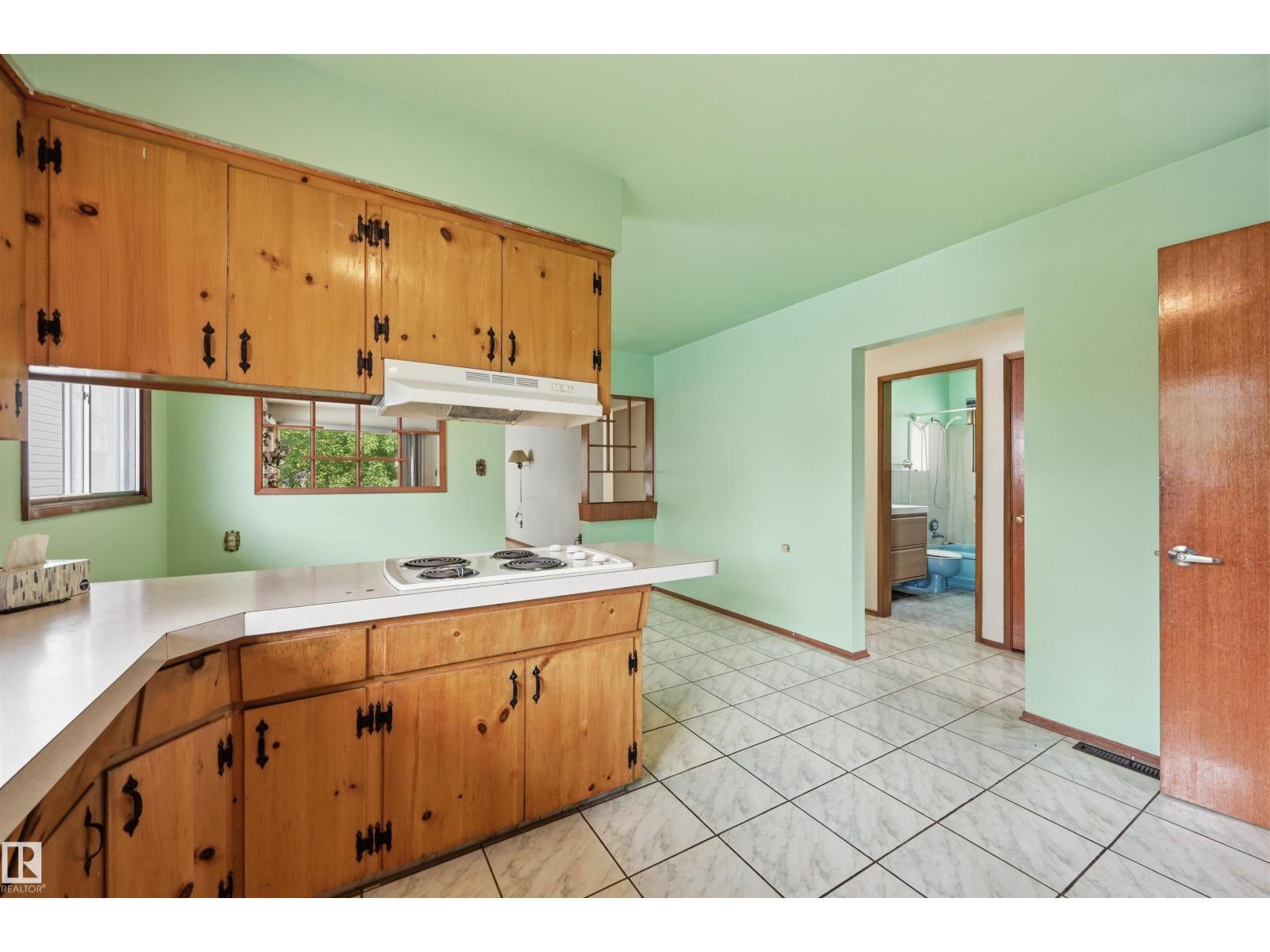 9251 91 ST NW - 17