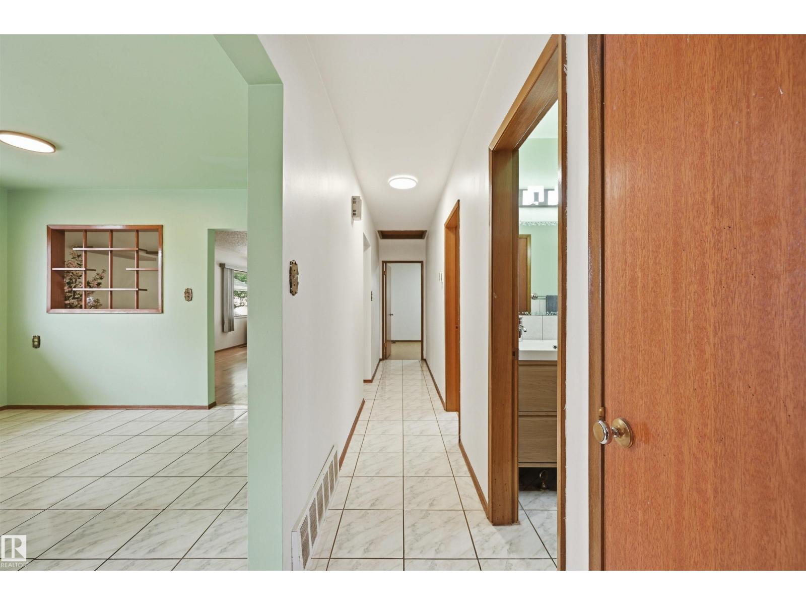 9251 91 ST NW - 18