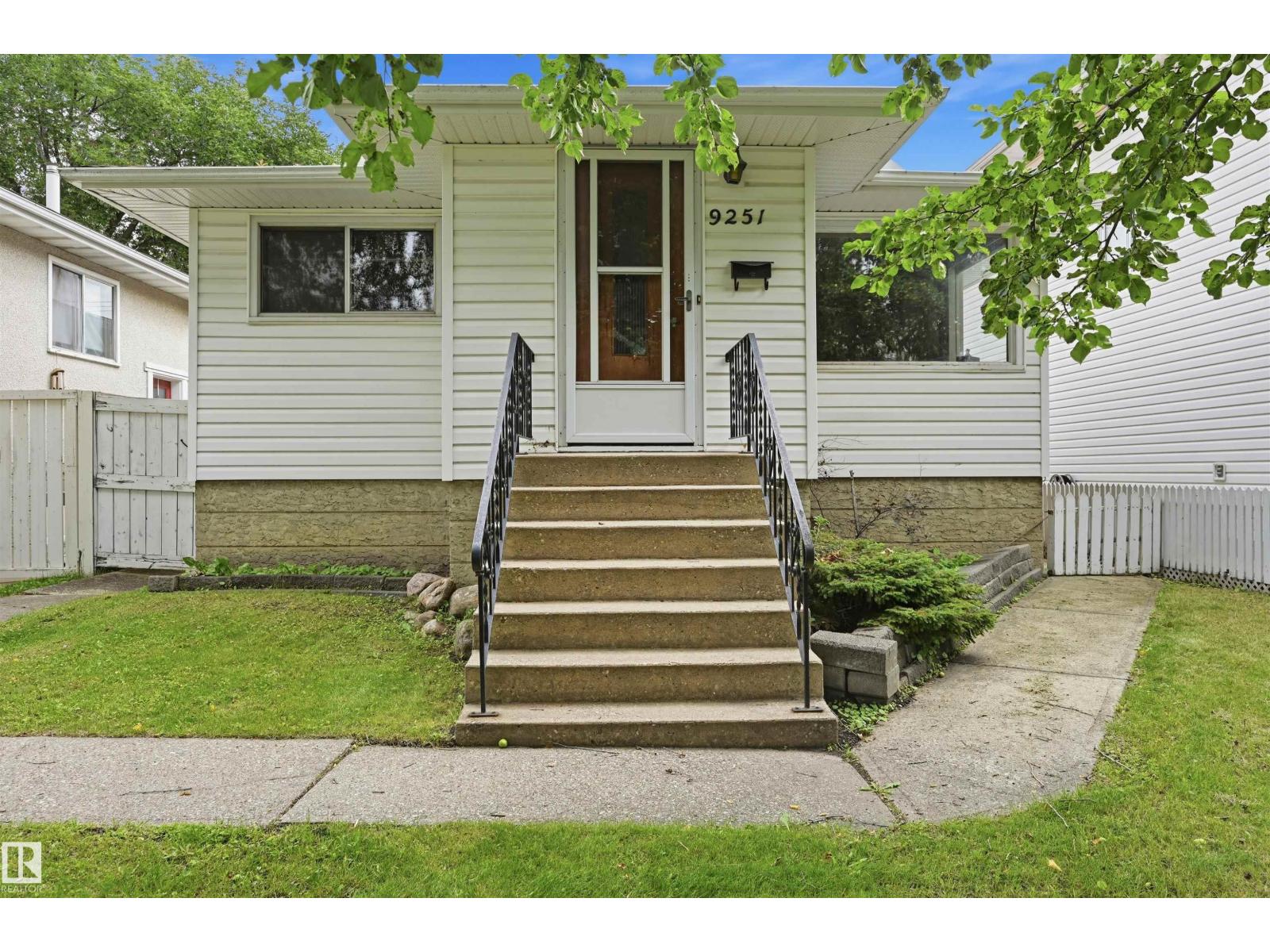 9251 91 ST NW - 2