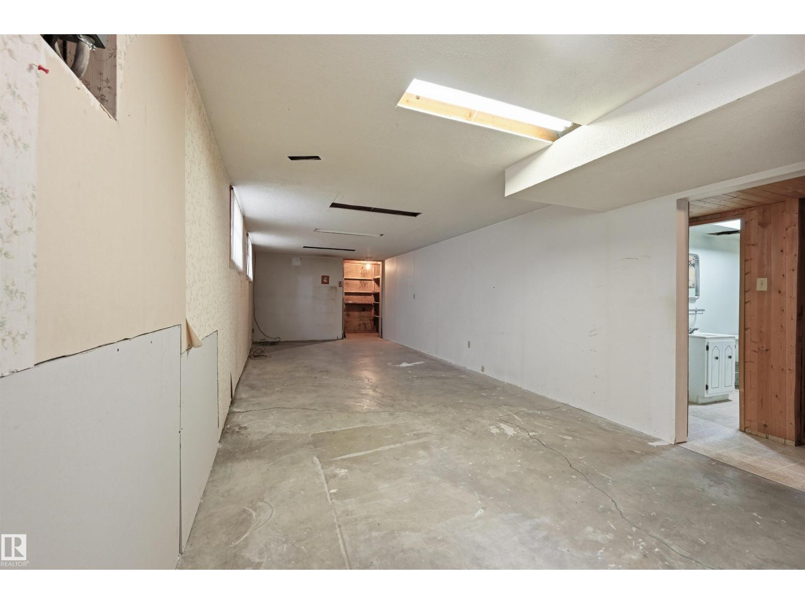 9251 91 ST NW - 27