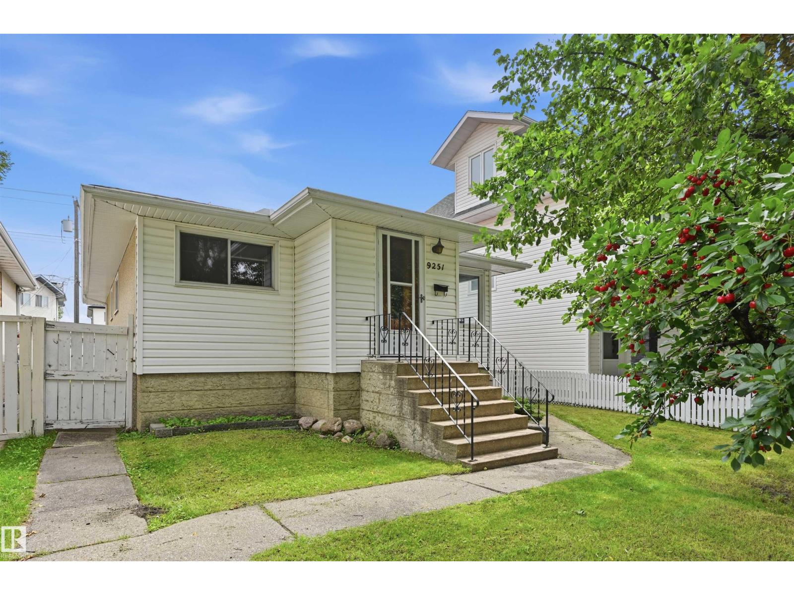 9251 91 ST NW - 3