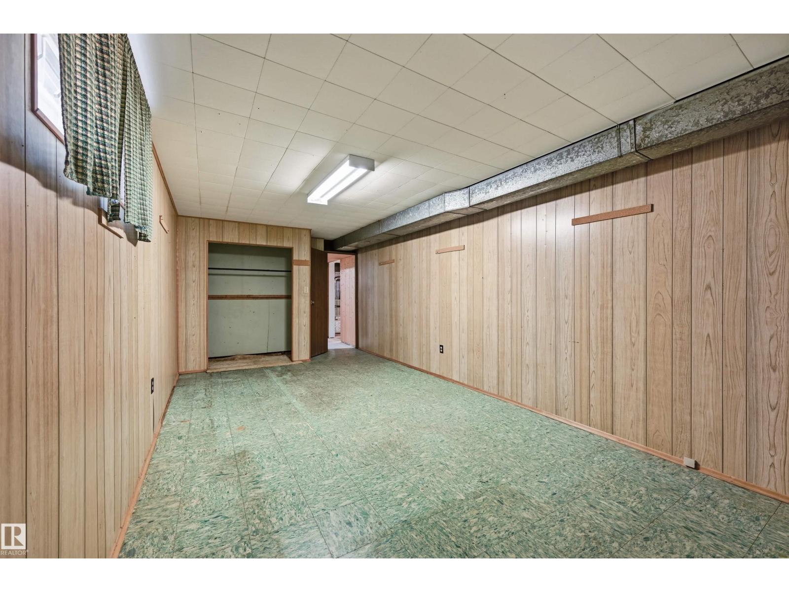 9251 91 ST NW - 33