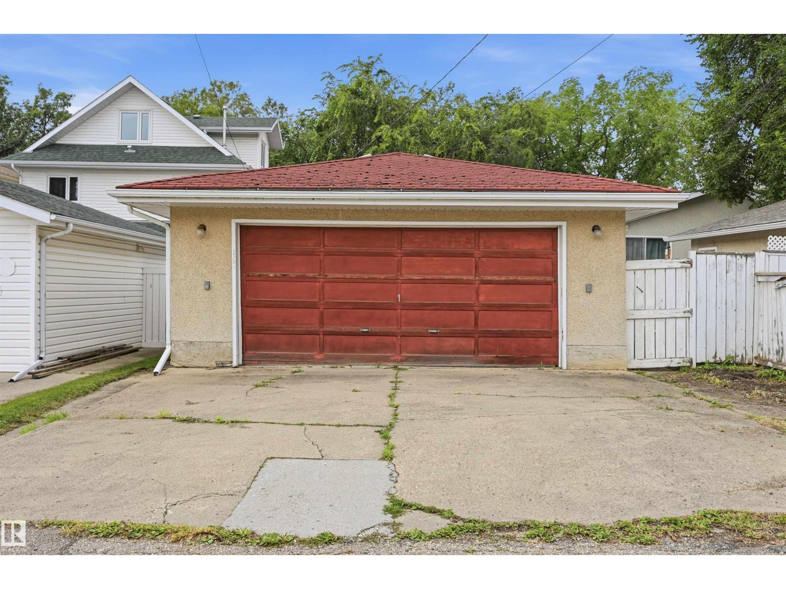 9251 91 ST NW - 39