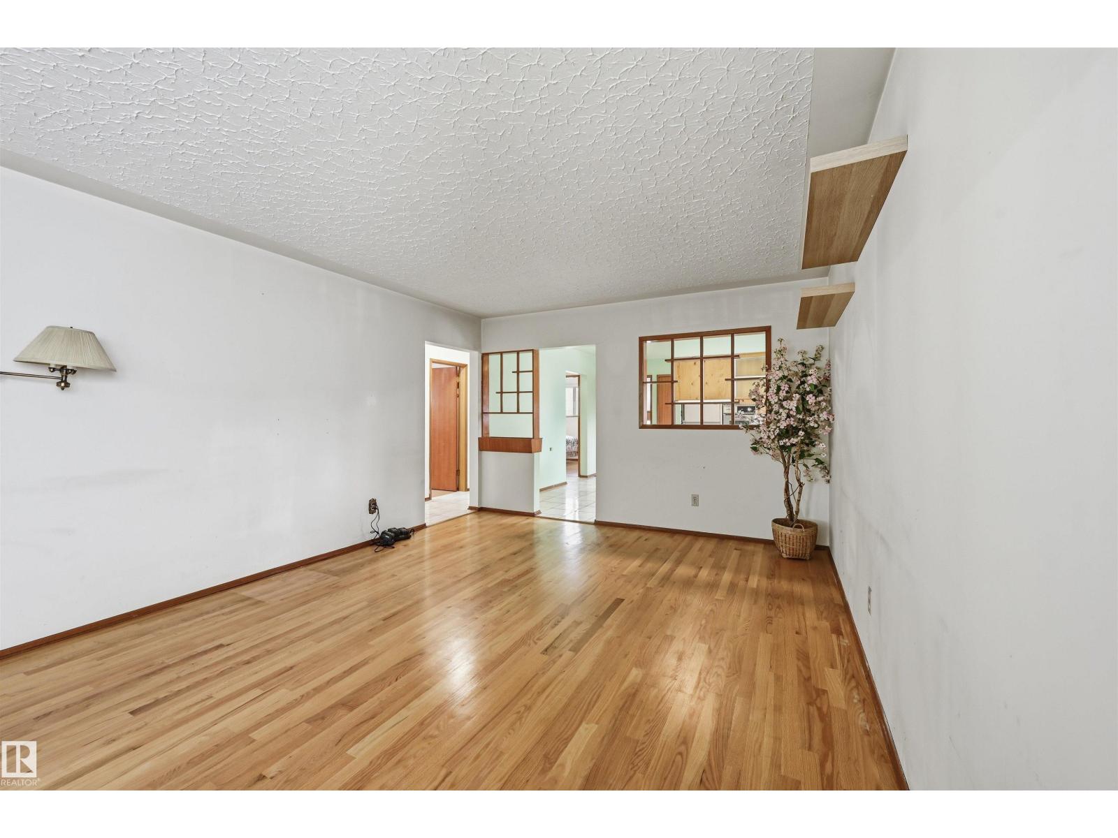 9251 91 ST NW - Image 8