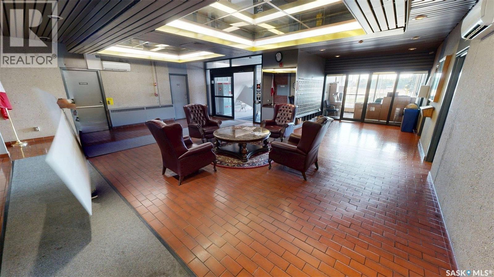 #2104 3520 Hillsdale STREET - 23