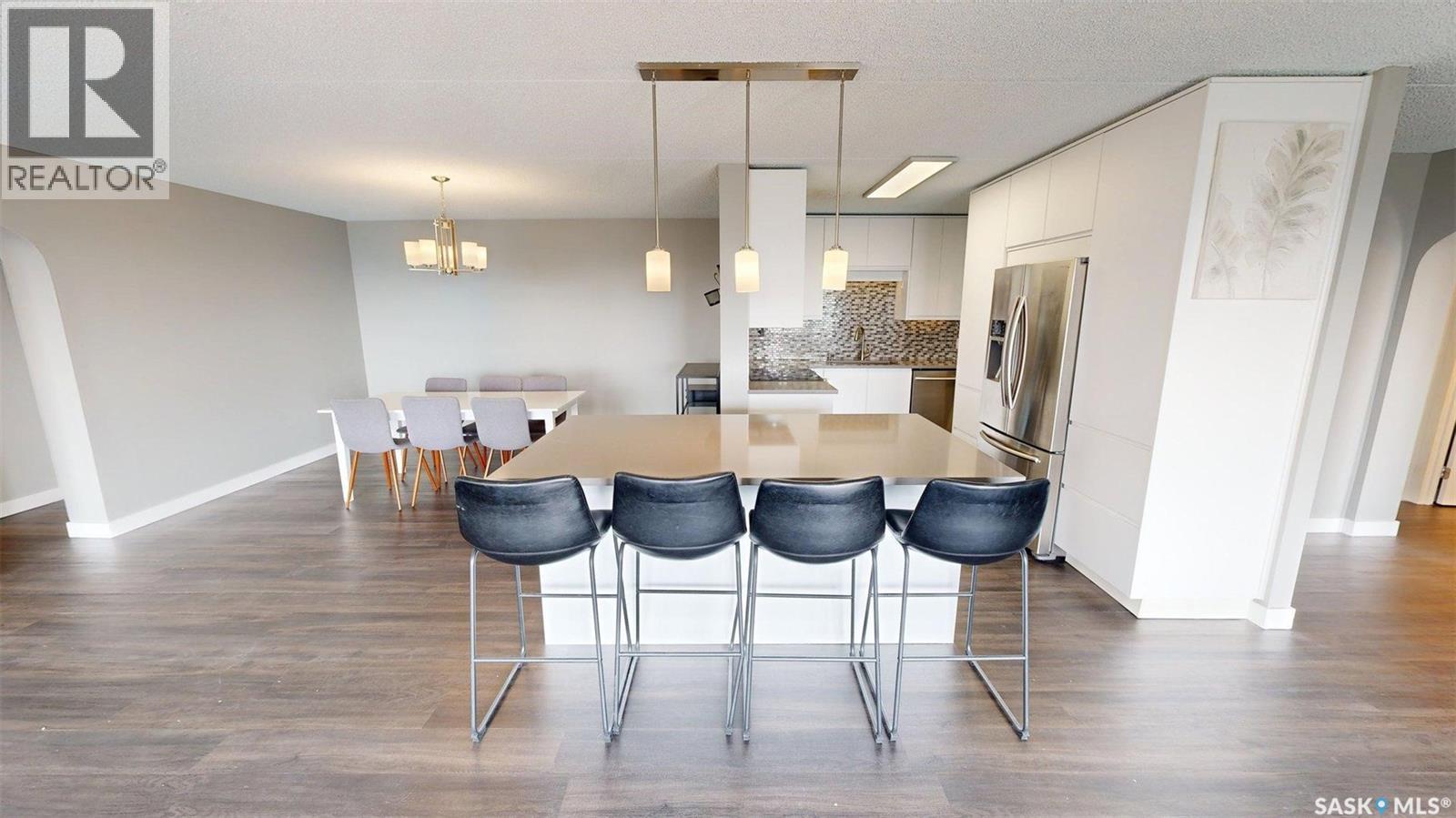 #2104 3520 Hillsdale STREET - 4