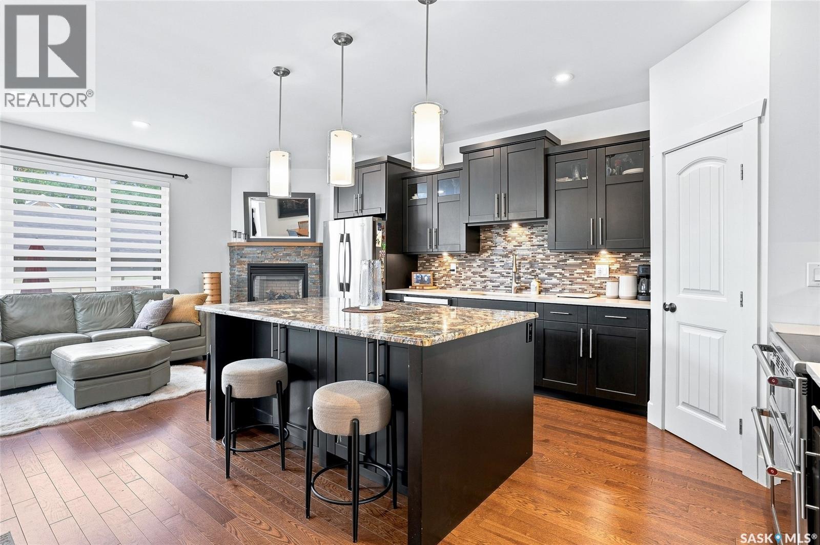 1019A 10th STREET E - 11