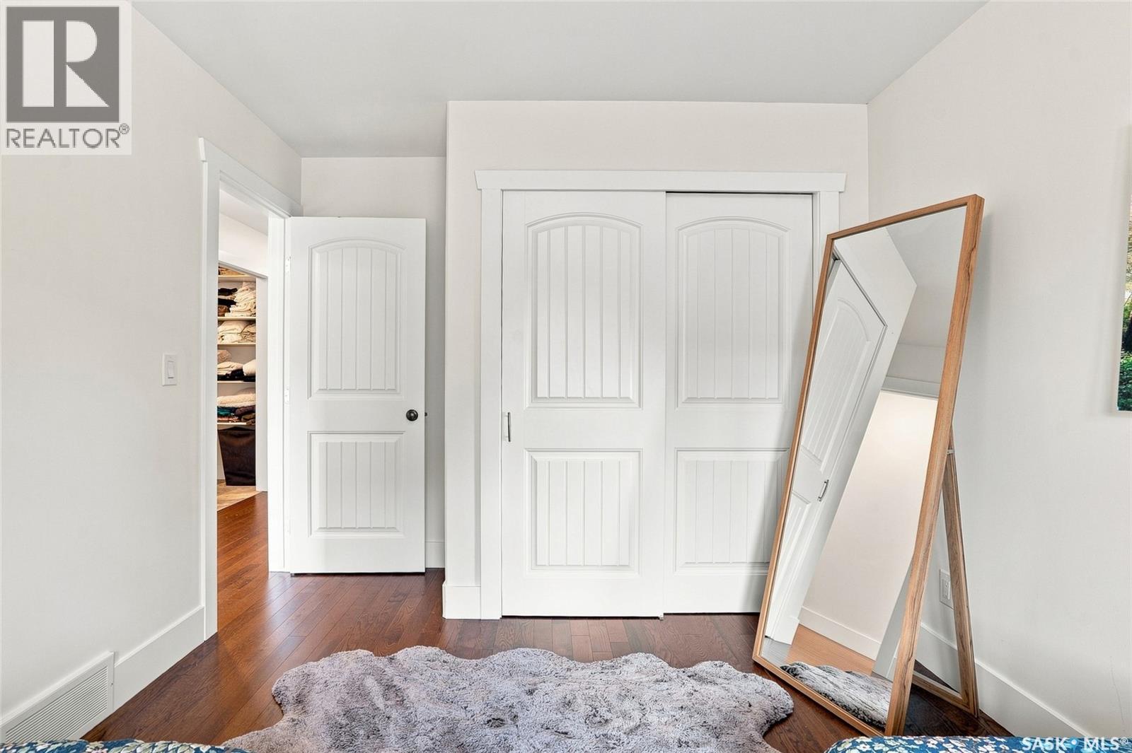1019A 10th STREET E - 29