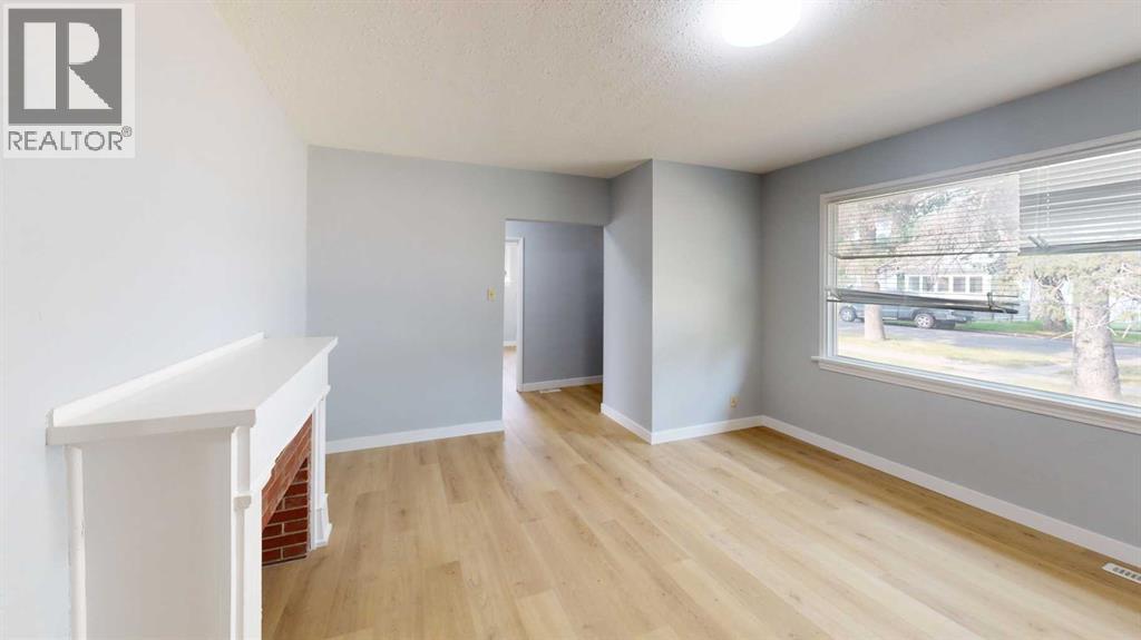 537 12C Street North - Photo 6
