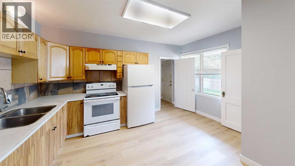 537 12C Street North - Photo 14