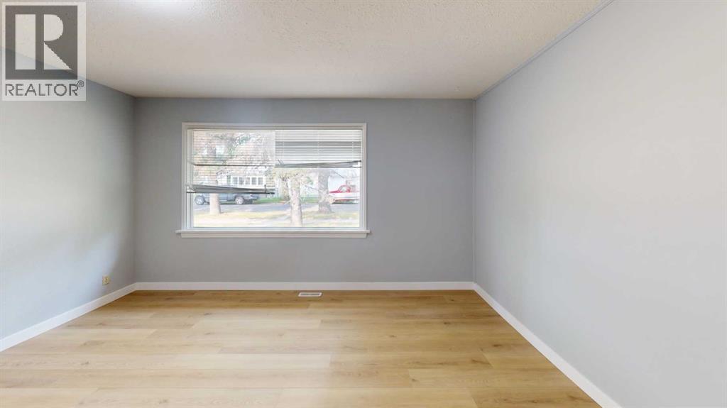537 12C Street North - Photo 7
