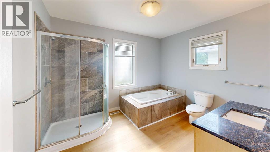 537 12C Street North - Photo 8