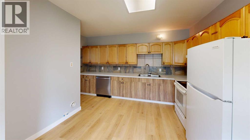 537 12C Street North - Photo 15