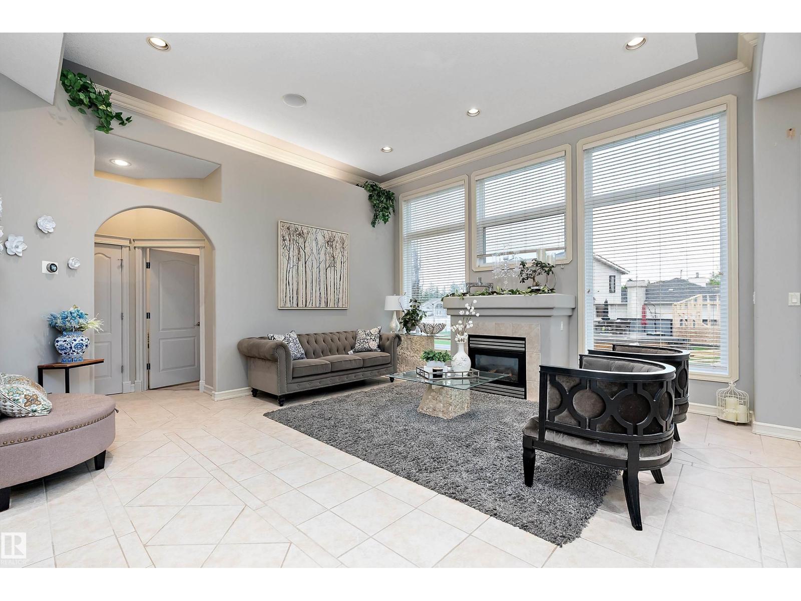 15816 64 ST NW - 17