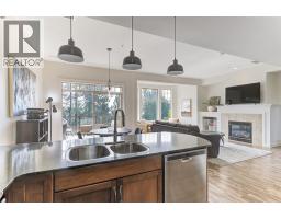 1795 Country Club Drive Unit# 204, Kelowna, BC V1V2V9 Photo 11