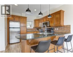 2pc Bathroom - 1795 Country Club Drive Unit# 204, Kelowna, BC V1V2V9 Photo 9
