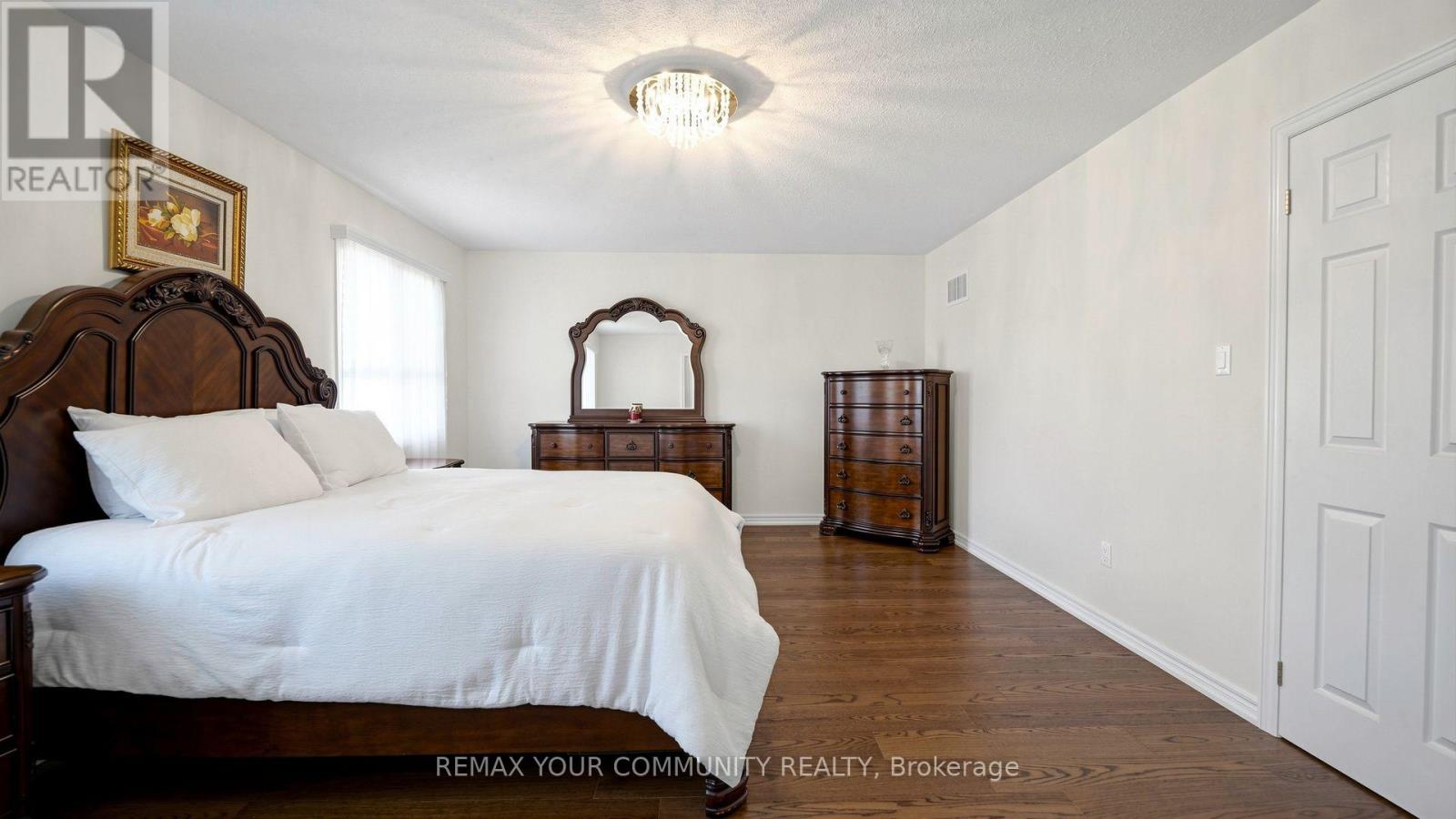 6 HOMERTON AVENUE - 22