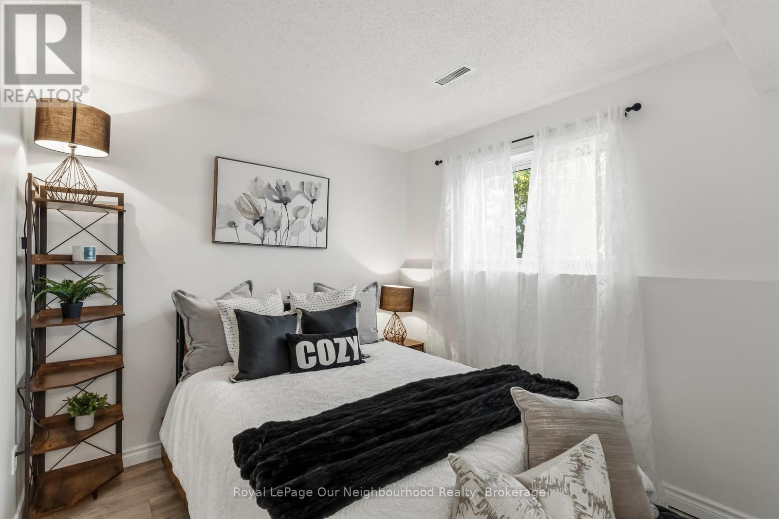 42 GLANVILLE CRESCENT - Image 33