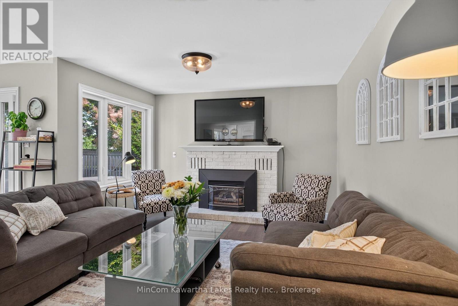 1947 PARKWOOD CIRCLE - Image 15