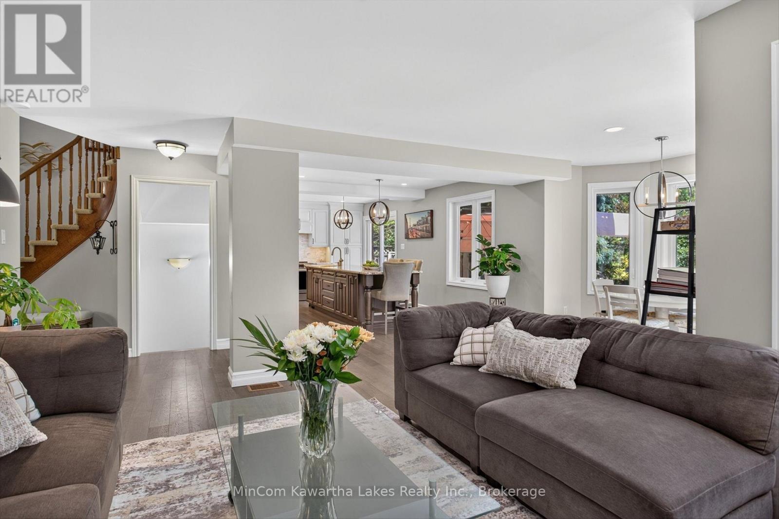 1947 PARKWOOD CIRCLE - Image 16