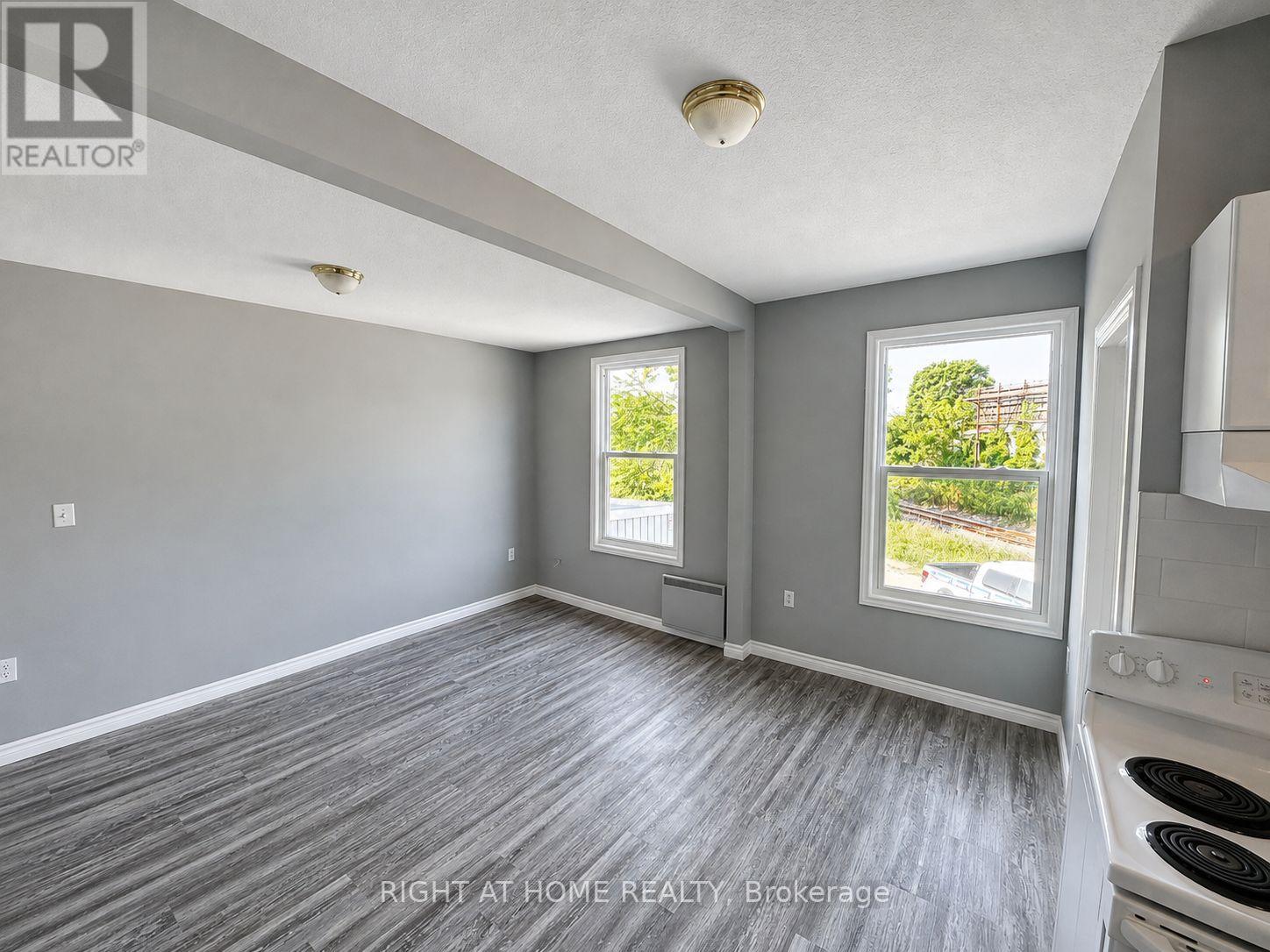 697 HALE STREET - Image 35