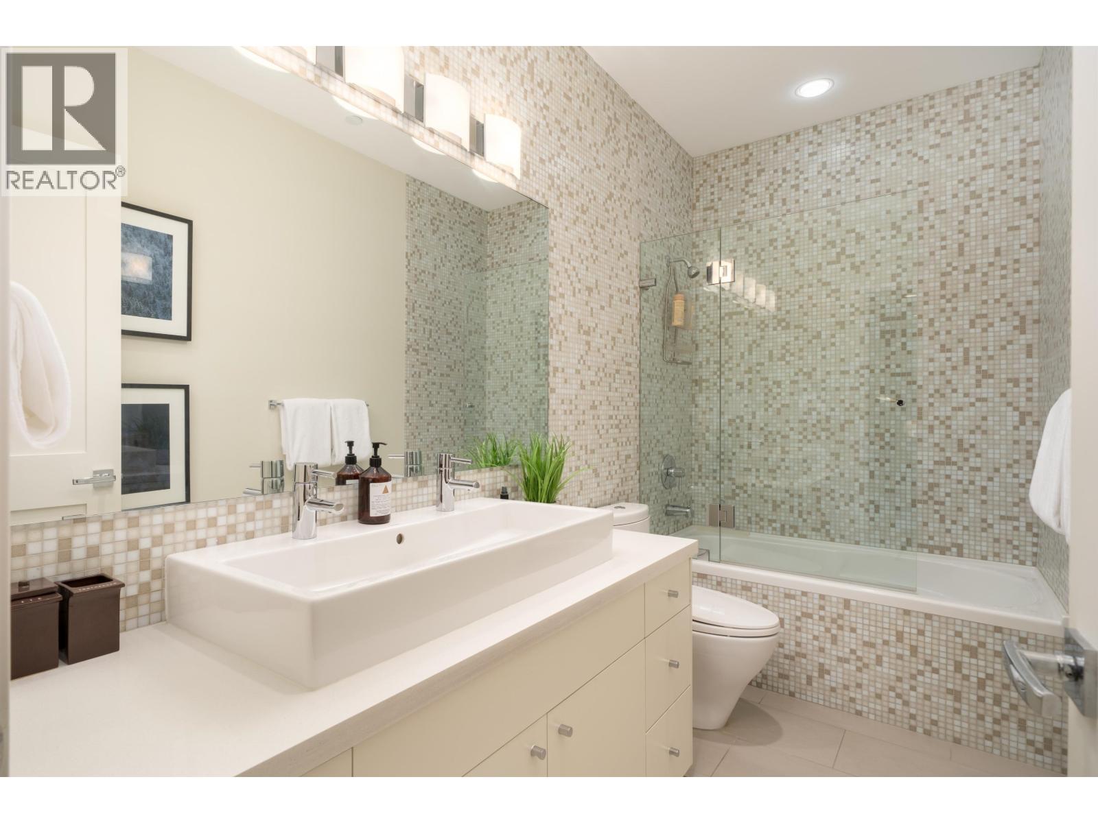 4256 W 14TH AVENUE, Vancouver