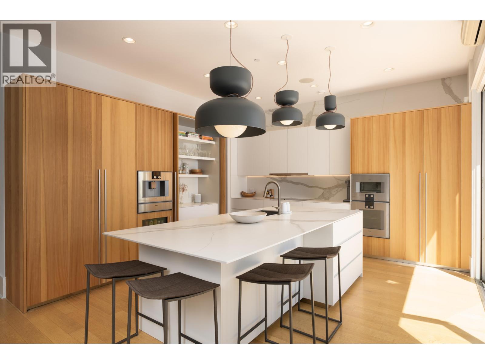 4256 W 14TH AVENUE, Vancouver