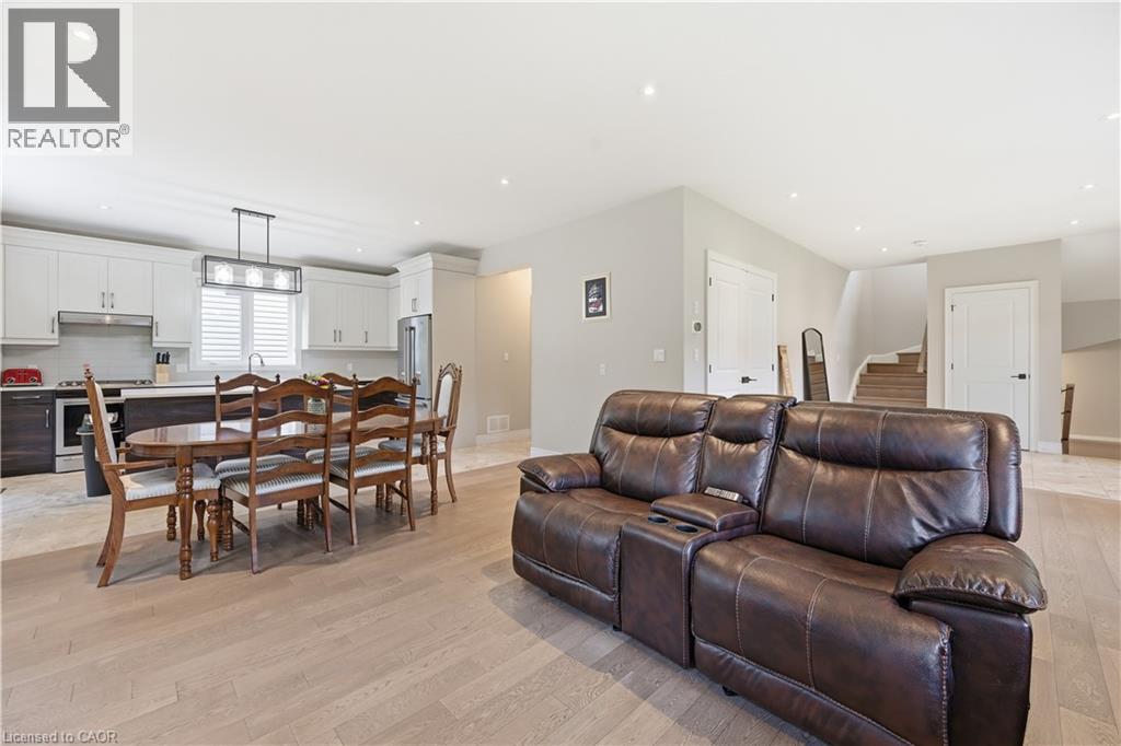 1 LINDSAY Way - 9